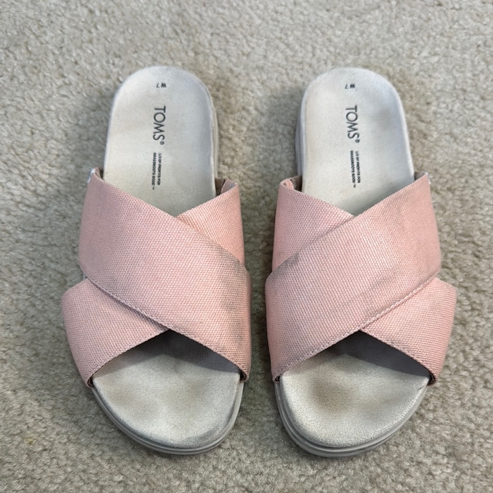 TOMS Women's Pink Slide Sandals Size 7